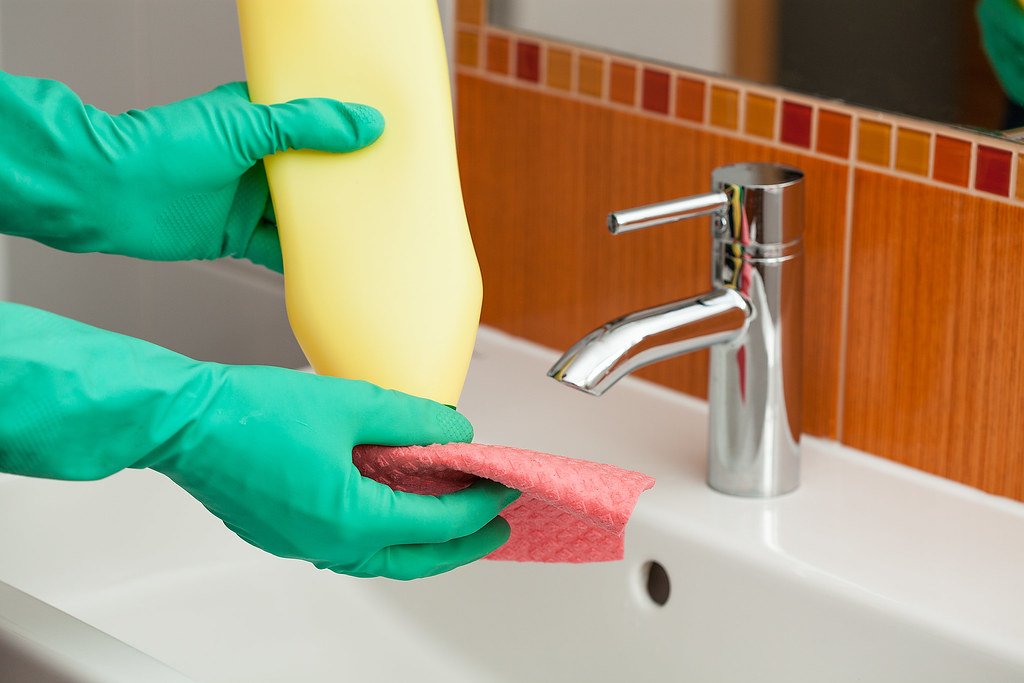Astuce de Grand-Mère pour Déboucher un WC Très Bouché Naturellement