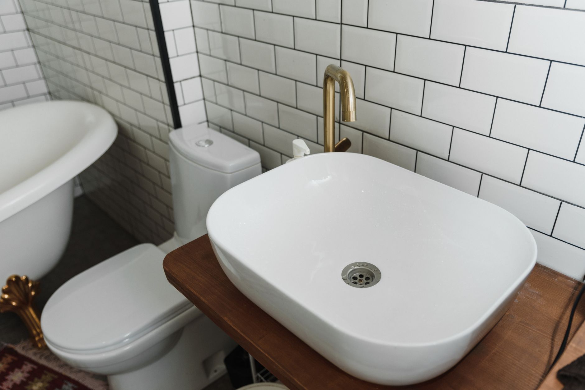 Comment Enlever un Bloc WC Tombé dans la Cuvette : 7 Solutions